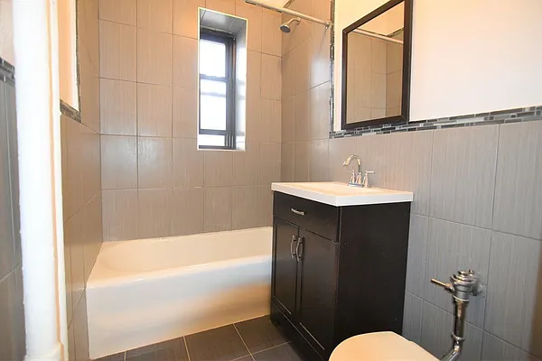 Rented by Zuz Realty | media 13