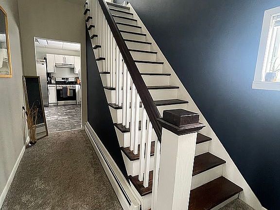 3rd image of 208 W Jacker Ave