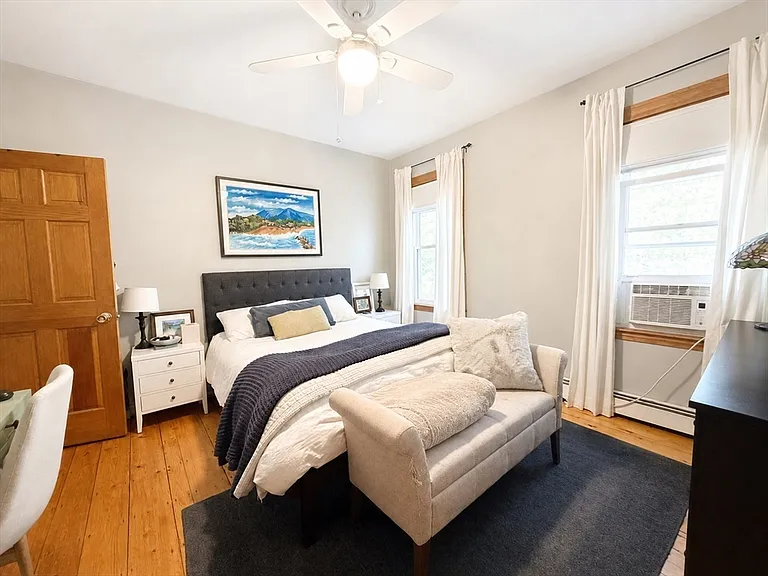 727 E 3rd St #1 — Photo 14