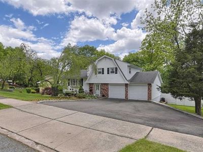 22 Whipple Rd, Wayne, NJ, 07470