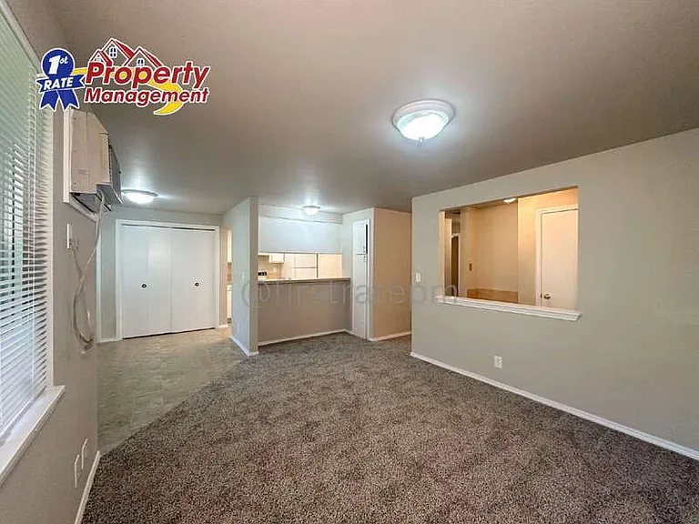 2895 W Malad St — Photo 8