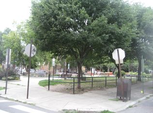 822 Fitzwater St #2R, Philadelphia, PA 19147
