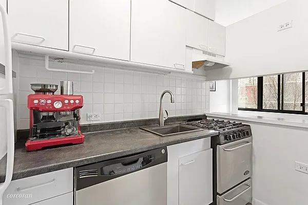 Rented by Corcoran | media 24