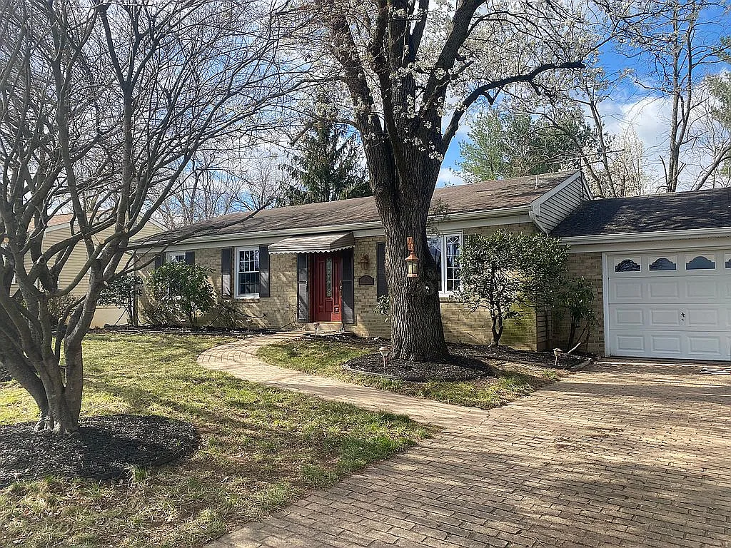 210 Cummings Dr photo 1