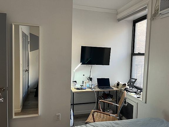 4th image of 133 W 3rd St APT 3