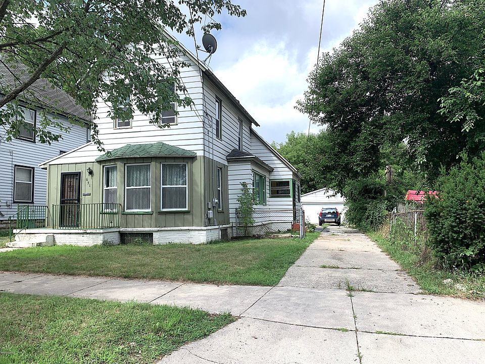 1st image of 651 Dolbee Ave SE