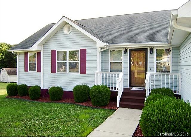 1st image of 124 Hyde Ln