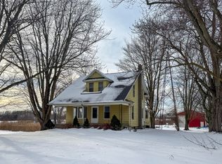 566 S Blue Creek Rd, Benton Harbor, MI 49022