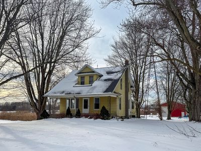 566 S Blue Creek Rd, Benton Harbor, MI, 49022