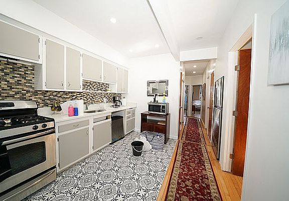 5th image of 23-33 28th St #2B
