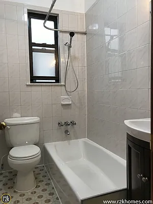 Rented by Realty 2000 Corp | media 22