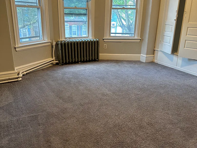 1528 W 4th St — Photo 12