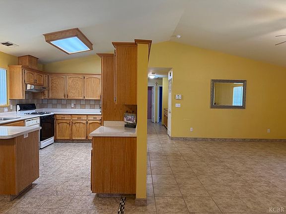4th image of 967 Mariposa Ave