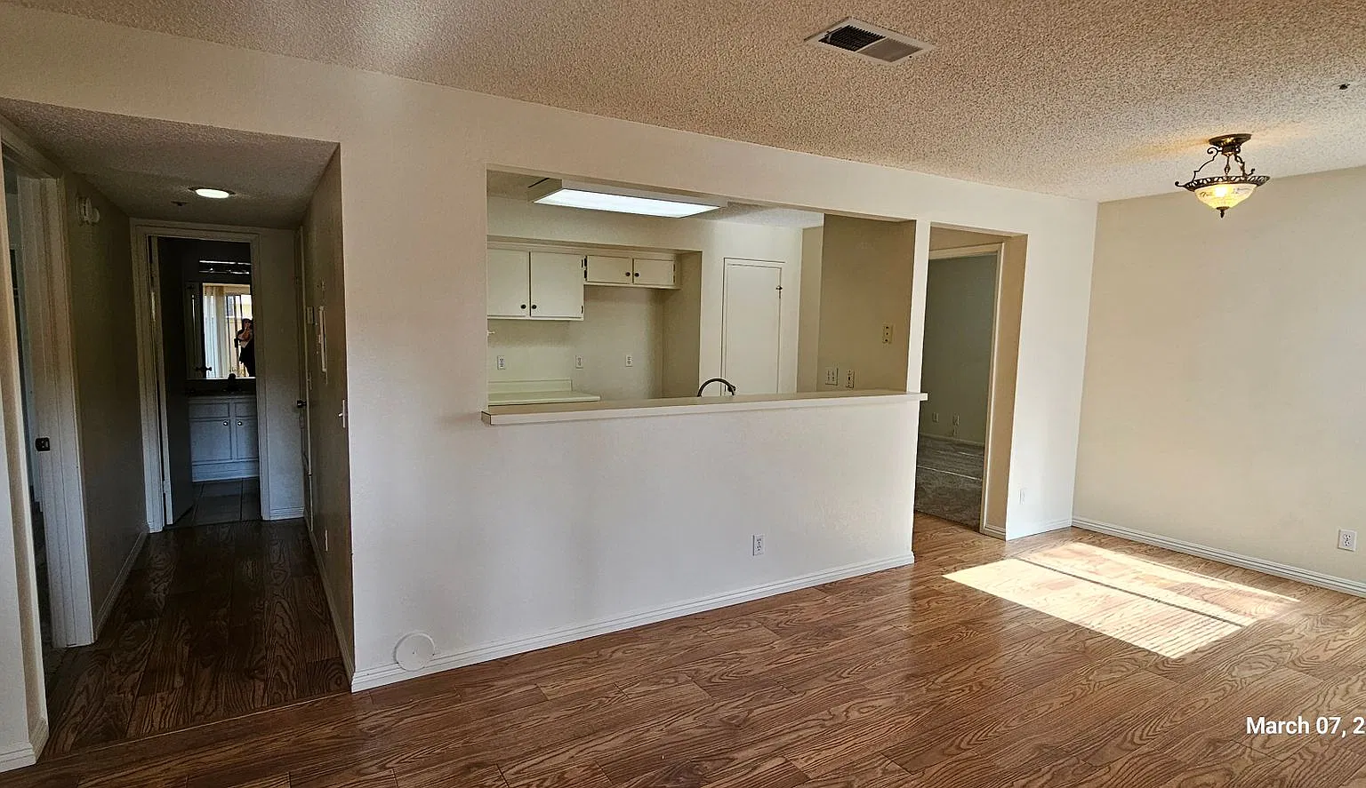 Las Palmas Down Stairs Condo in Gated Community — Photo 4