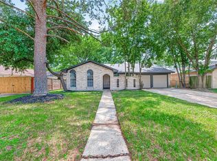 338 Coach Lamp Ln, Houston, TX 77060