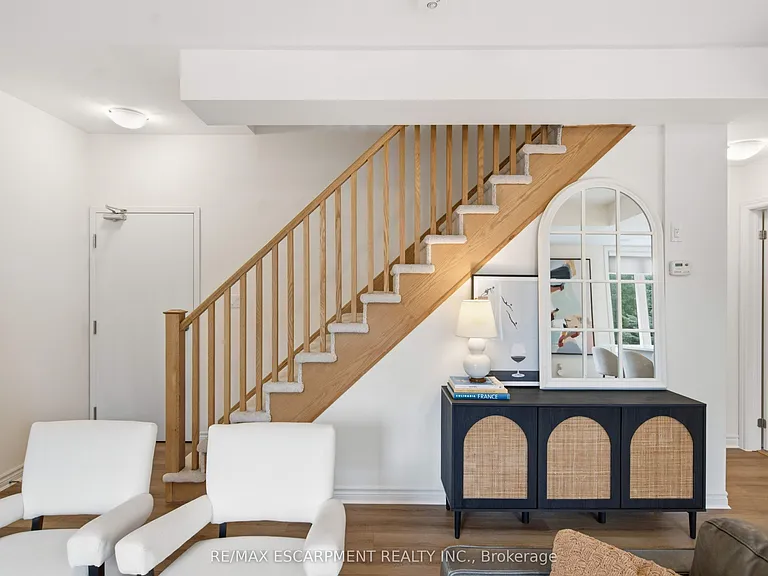 383 Dundas St E #49 — Photo 16
