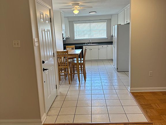Lots of natural sunlight in this beautiful kitchen.