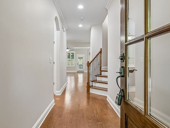 4th image of 143 Village Cir