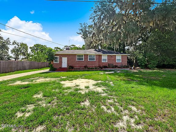3rd image of 8469 CONCORD Boulevard W