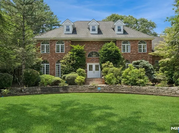 17 Northridge Rd, Denville, NJ 07834