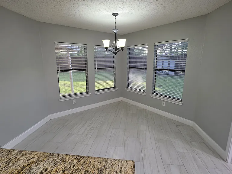 6511 White Oaks Ln — Photo 16