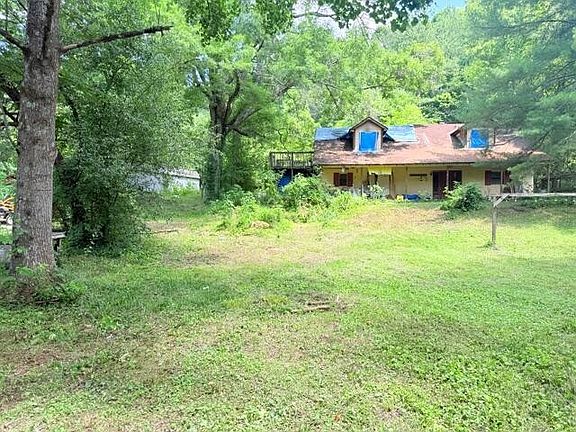 2nd image of 2612 Banks Rd