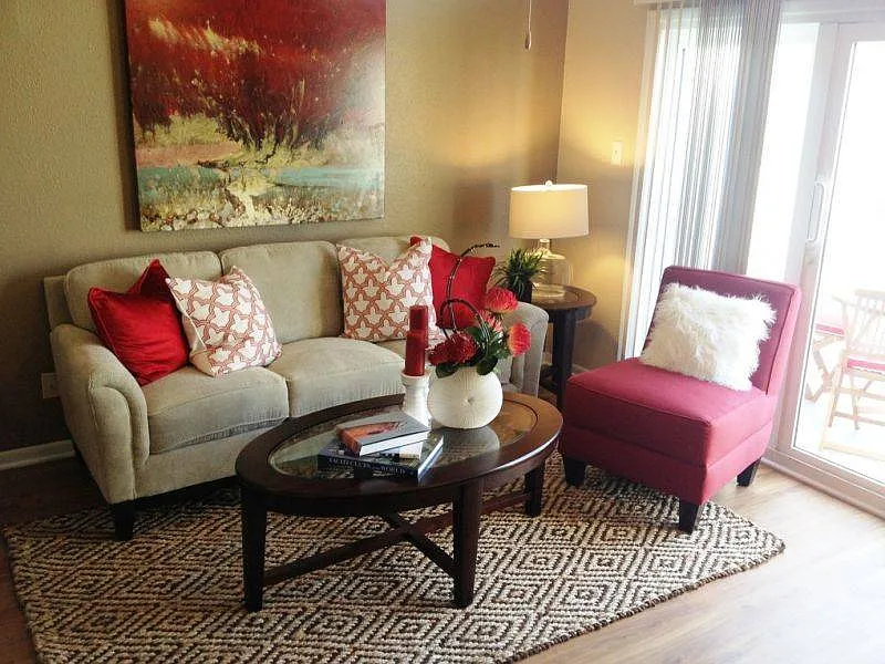 2 bed, 1011 sqft, $1,550 — Photo 4