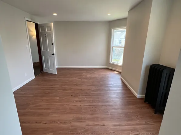 11 Dellinger Ave APT 3, Batavia, NY 14020