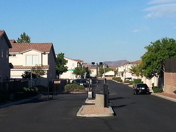 3rd image of 9567 Belle Amour Ln