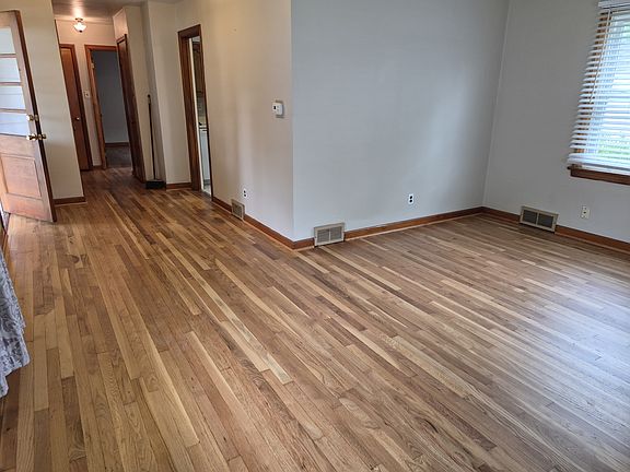 5th image of 614 Harrison Ave