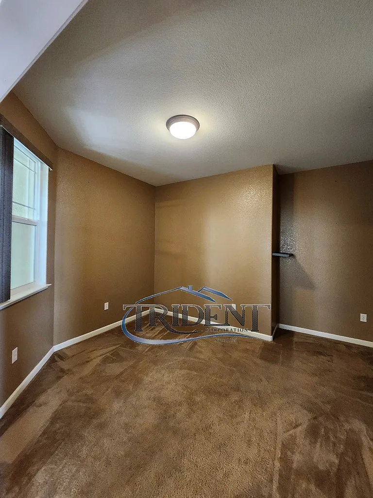 3 bed, 1633 sqft, $2,450 — Photo 4