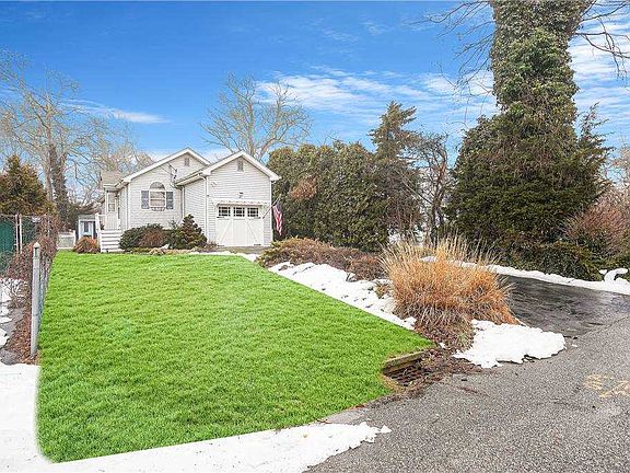 3rd image of 27 Stephani Ave