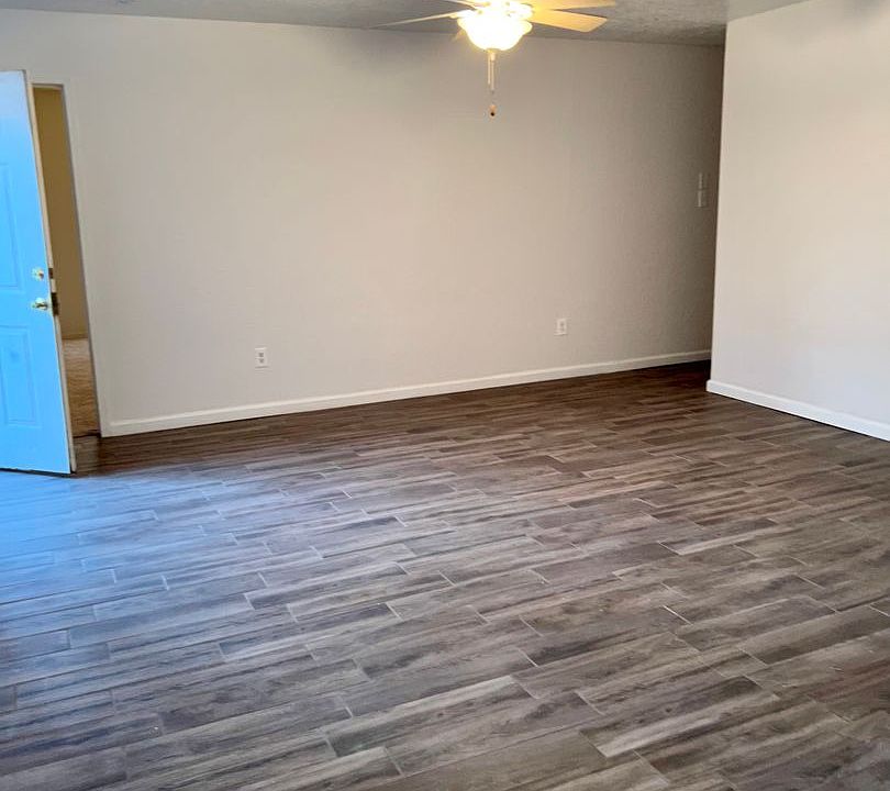 2nd image of 1828 Desert Breeze Dr SW