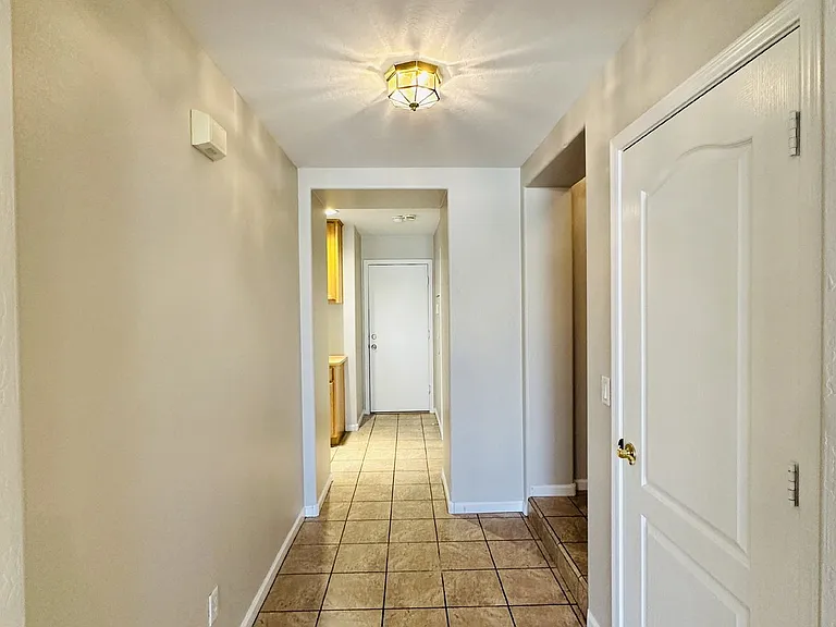 672 W Raven Dr — Photo 15