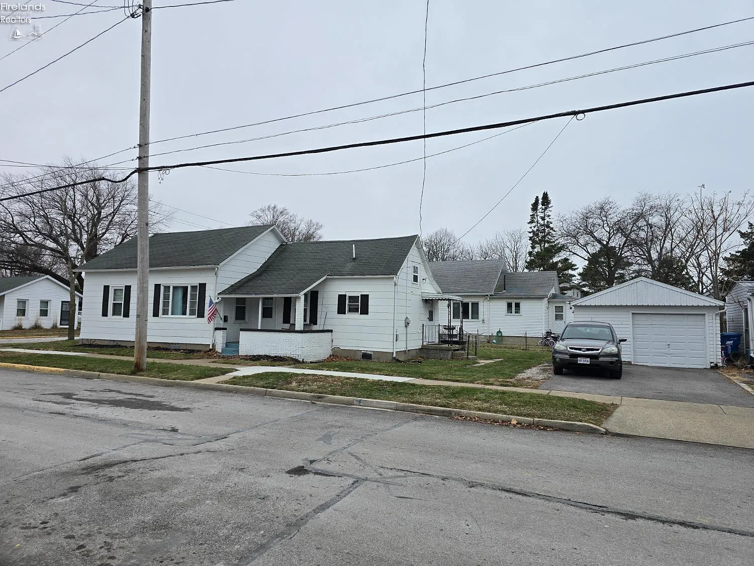 719 Ogontz St photo 1