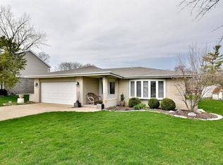 16W764 90th St, Willowbrook, IL 60527