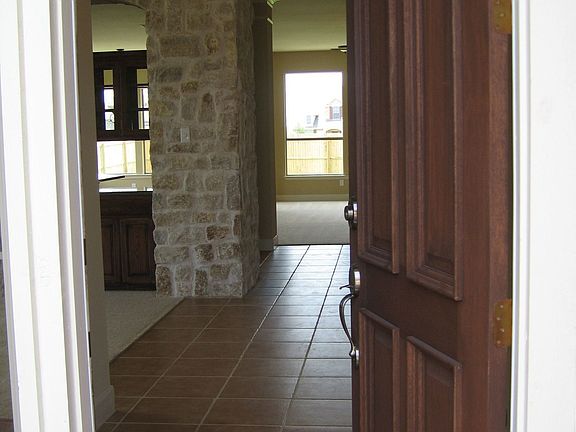 2nd image of 506 Raven Dr