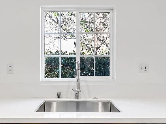 2nd image of 5704 Fountain Ave #5710.5
