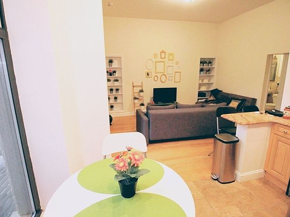 5th image of 462 W 51st St APT 2R