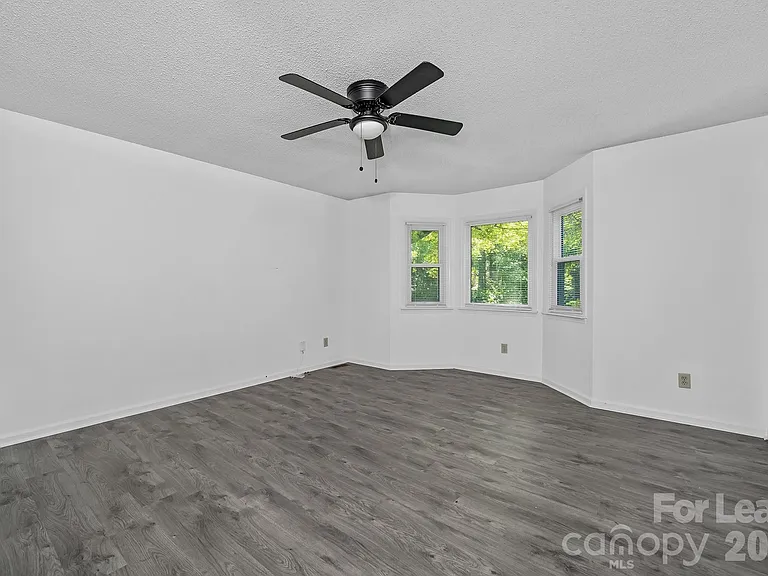 21014 Pine Ridge Dr — Photo 10