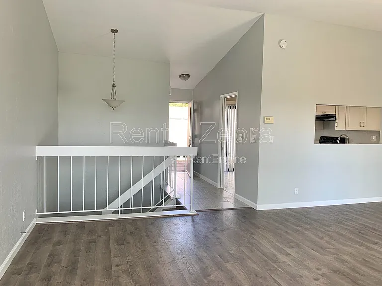 1592 Ashwood Dr — Photo 12