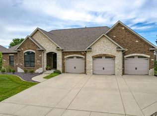 3204 Fiona Way, Bloomington, IL 61704