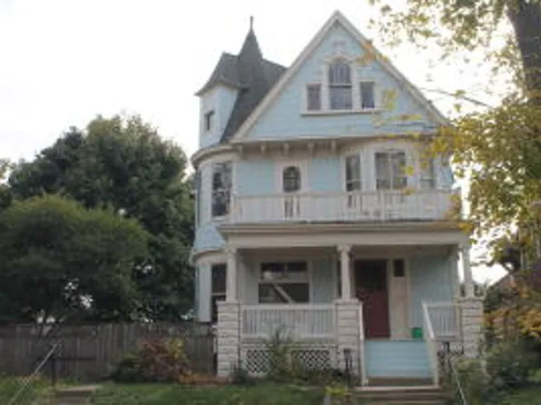 2813 W Juneau Ave, Milwaukee, WI 53208