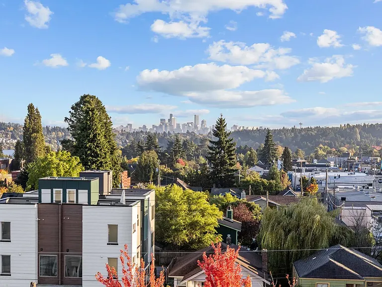 The Crew Apartments; A Green Lake Gem! — Photo 6