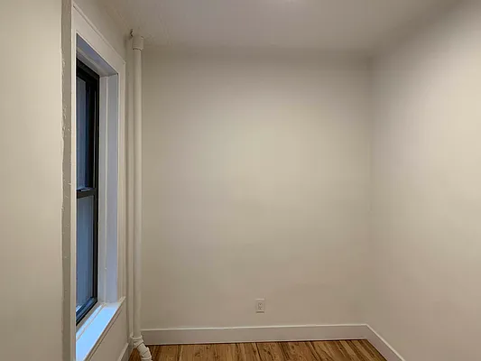 Rented by Salon Realty Corp | media 7