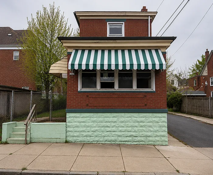 1008 Collier St — Photo 1