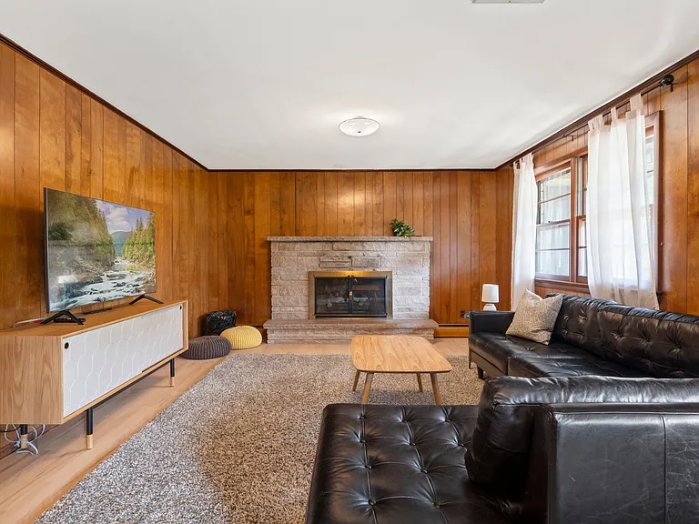 23 Jonathan Way — Photo 23