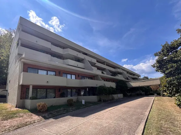 699 Whitaker Blvd W APT 203, Huntington, WV 25701