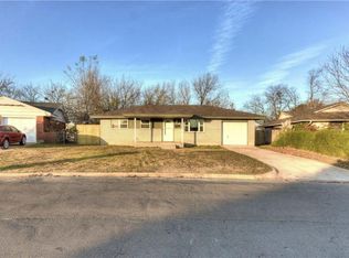 411 S Dallas Ave, Moore, OK 73160