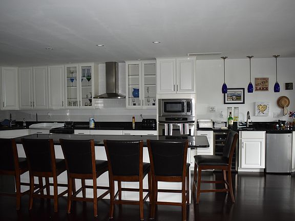 3rd image of 36 Abbey Villa Cir #C